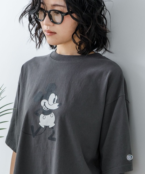 DISCUS(ディスカス)の「【DISCUS/ディスカス×Disney/ディズニー】グラフィックプリントTシャツ(Tシャツ/カットソー・レディース・ブラック系その他4/ブラック系その他2/ブラック系その他3/ホワイト系その他2/ホワイト系その他3/ホワイト系その他4/ブラック系その他/ホワイト系その他・MEDIUM/LARGE)」の5枚目の写真
