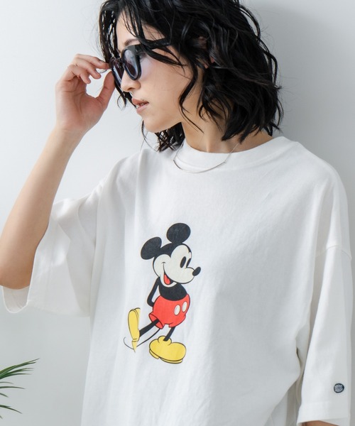 DISCUS(ディスカス)の「【DISCUS/ディスカス×Disney/ディズニー】グラフィックプリントTシャツ(Tシャツ/カットソー・レディース・ブラック系その他4/ブラック系その他2/ブラック系その他3/ホワイト系その他2/ホワイト系その他3/ホワイト系その他4/ブラック系その他/ホワイト系その他・MEDIUM/LARGE)」の1枚目の写真