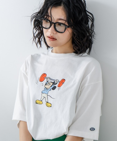 DISCUS(ディスカス)の「【DISCUS/ディスカス×Disney/ディズニー】グラフィックプリントTシャツ(Tシャツ/カットソー・レディース・ブラック系その他4/ブラック系その他2/ブラック系その他3/ホワイト系その他2/ホワイト系その他3/ホワイト系その他4/ブラック系その他/ホワイト系その他・MEDIUM/LARGE)」の4枚目の写真
