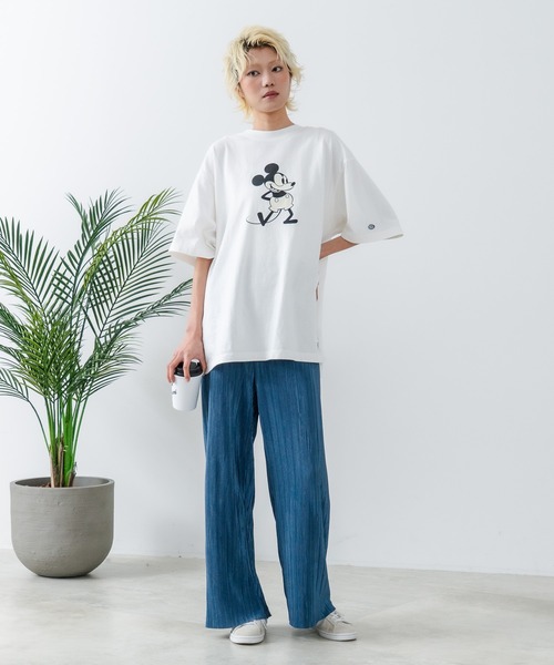 DISCUS(ディスカス)の「【DISCUS/ディスカス×Disney/ディズニー】グラフィックプリントTシャツ(Tシャツ/カットソー・レディース・ブラック系その他4/ブラック系その他2/ブラック系その他3/ホワイト系その他2/ホワイト系その他3/ホワイト系その他4/ブラック系その他/ホワイト系その他・MEDIUM/LARGE)」の19枚目の写真