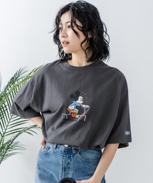 DISCUS(ディスカス)の「【DISCUS/ディスカス×Disney/ディズニー】グラフィックプリントTシャツ(Tシャツ/カットソー・レディース・ブラック系その他4/ブラック系その他2/ブラック系その他3/ホワイト系その他2/ホワイト系その他3/ホワイト系その他4/ブラック系その他/ホワイト系その他・MEDIUM/LARGE)」の13枚目の写真