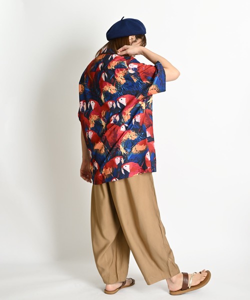 MARAI(マーライ)の「オウム 鳥 シャツ トリ 柄 総柄 アニマル柄 ブラウス 半袖シャツ(シャツ/ブラウス・レディース・A・MEDIUM/X-LARGE)」の5枚目の写真