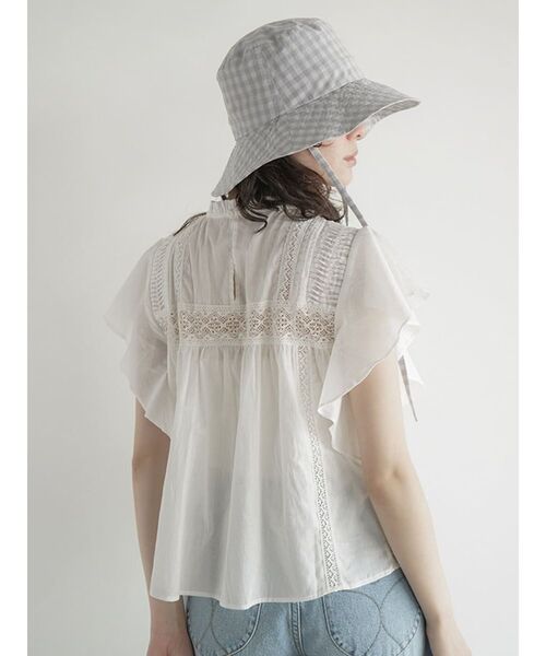 FIKA.(フィーカ)の「Cotton ruffle blouse(シャツ/ブラウス・レディース・オフホワイト/ブラック・MEDIUM)」の5枚目の写真
