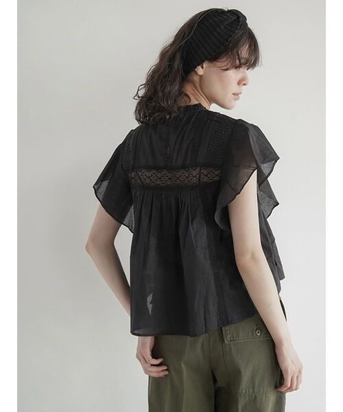 FIKA.(フィーカ)の「Cotton ruffle blouse(シャツ/ブラウス・レディース・オフホワイト/ブラック・MEDIUM)」の13枚目の写真