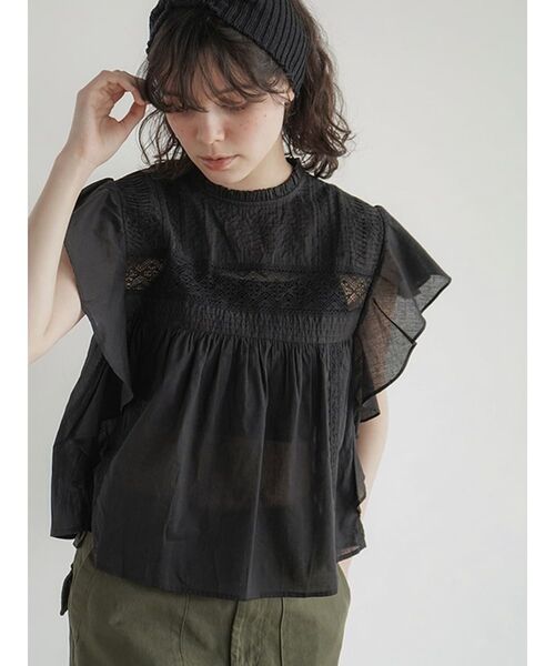 FIKA.(フィーカ)の「Cotton ruffle blouse(シャツ/ブラウス・レディース・オフホワイト/ブラック・MEDIUM)」の14枚目の写真