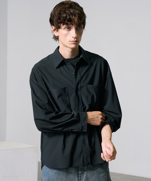 PUBLIC TOKYO（パブリックトウキョウ）の「Air tool lite cool リラックスロングスリーブシャツ  /ウォッシャブル/夏服/ストレッチ/伸縮性/通気性/防シワ性/UVカット/セットアップ（シャツ/ブラウス・メンズ・ブラック/オリーブ/ダークブラウン/ダークグレー・1/2）」の8枚目の写真