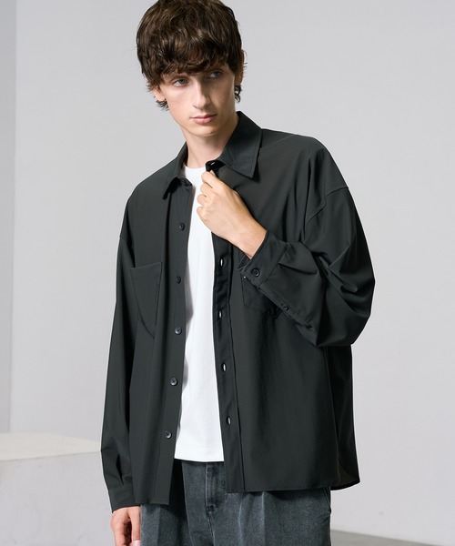 PUBLIC TOKYO（パブリックトウキョウ）の「Air tool lite cool リラックスロングスリーブシャツ（シャツ/ブラウス・メンズ・ブラック/オリーブ/ダークブラウン/ダークグレー・1/2）」の13枚目の写真