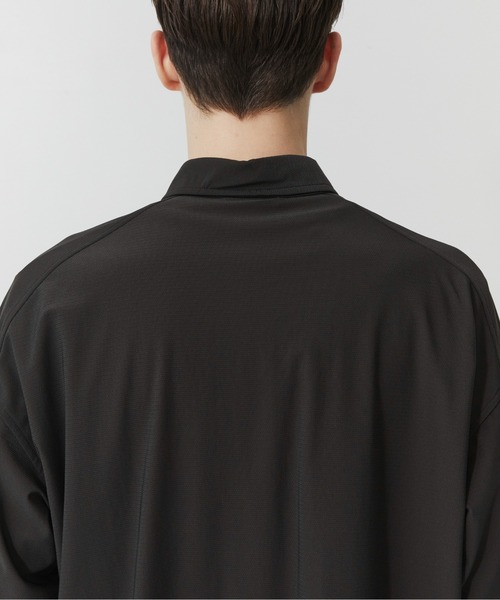 PUBLIC TOKYO（パブリックトウキョウ）の「Air tool lite cool リラックスロングスリーブシャツ  /ウォッシャブル/夏服/ストレッチ/伸縮性/通気性/防シワ性/UVカット/セットアップ（シャツ/ブラウス・メンズ・ブラック/オリーブ/ダークブラウン/ダークグレー・1/2）」の22枚目の写真