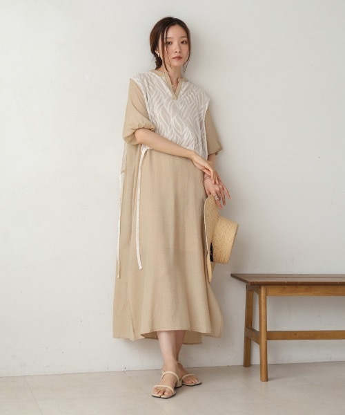 Bab(バブ)の「【S・Mサイズ展開】レイヤード風サイドスリットワンピース(ワンピース・レディース・アイボリー/ベージュ・MEDIUM/SMALL)」の1枚目の写真