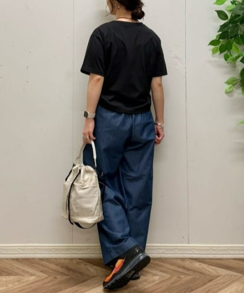 Right-on（ライトオン）の「【店頭で人気】【HONEYSUCKLE ROSE】ライトオンスワイドデニムイージーパンツ(サラサラ/軽量/ウエストゴム)（その他パンツ・レディース・サックスブルー/ブルー・M/L）」の10枚目の写真