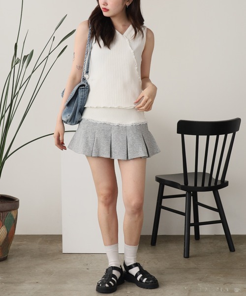 ROOPTOKYO(ループトウキョウ)の「Ribbed Lace Pleated Miniskirt / リブレース プリーツミニスカート 秋物 秋服 2026年秋冬(スカート・レディース・キャメル/グレー/ブラック・FREE)」の14枚目の写真