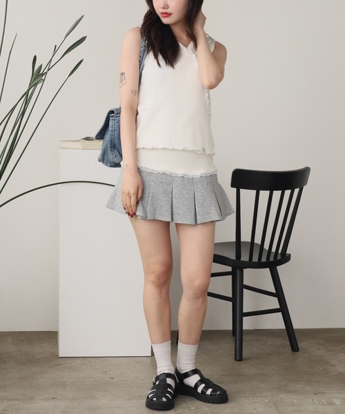 ROOPTOKYO(ループトウキョウ)の「Ribbed Lace Pleated Miniskirt / リブレース プリーツミニスカート 秋物 秋服 2026年秋冬(スカート・レディース・キャメル/グレー/ブラック・FREE)」の15枚目の写真