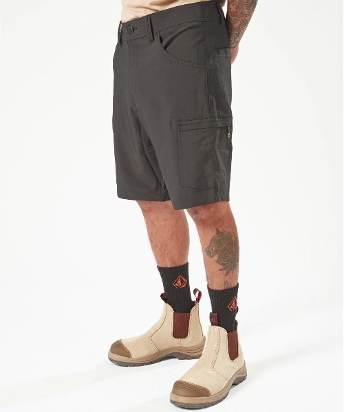 VOLCOM(ボルコム)の「【VOLCOM/ボルコム】Workwear Slab Hybrid Shorts/撥水ストレッチカーゴショートパンツ(その他パンツ・メンズ・ブラック/ブラウン系その他・32inch/30inch/34inch/36inch/33inch)」の3枚目の写真