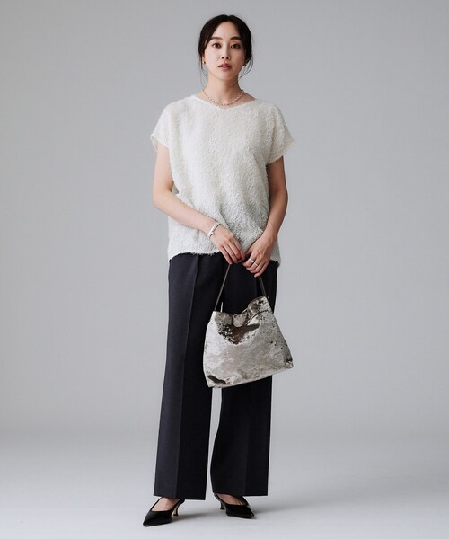 UNTITLED（アンタイトル）の「【セットアップ可/洗える】フェザーフレンチスリーブブラウス（シャツ/ブラウス・レディース・アイボリー/ブラック・00/02/04/44/48/50）」の17枚目の写真