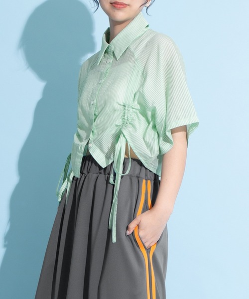 PUNYUS(プニュズ)の「クロップド丈ドロストストライプシャツ(シャツ/ブラウス・レディース・ネイビー/アイボリー/グリーン・3/2/1/4)」の5枚目の写真