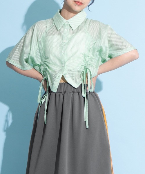 PUNYUS(プニュズ)の「クロップド丈ドロストストライプシャツ(シャツ/ブラウス・レディース・ネイビー/アイボリー/グリーン・3/2/1/4)」の4枚目の写真