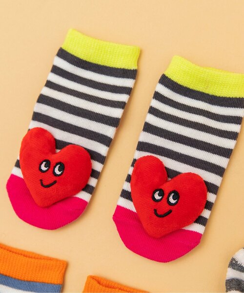 BREEZE（ブリーズ）の「【Bpop】ラトル付きソックス（ベビーシューズ/ベビーソックス・キッズ・レッド/キャメル・12/9）」の2枚目の写真