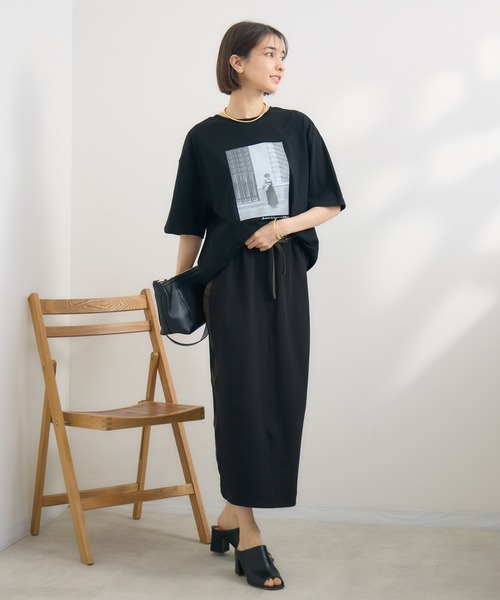 KATHARINE ROSS(キャサリンロス)の「【PILLINI/ピリーニ】【COOL/洗濯機洗い可】USAコットン 街角GIRL.Tシャツ(Tシャツ/カットソー・レディース・ブラック/オフホワイト・MEDIUM)」の4枚目の写真