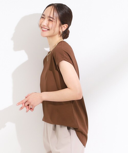 SHOO・LA・RUE(シューラルー)の「【S-LL/汗ジミ軽減/ひんやり/UV】インせず着られる フレンチスリーブTシャツ(Tシャツ/カットソー・レディース・ブラウン系/チャコールグレー/ホワイト/ライトブルー・01/04/03/02)」の6枚目の写真
