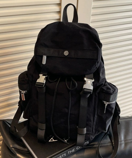 Per sist ence(パーシエンス)の「ダブルバックルフラップバックパック(バックパック/リュック・レディース・グレー/アイボリー/ベージュ/ブラック・ONE SIZE)」の21枚目の写真