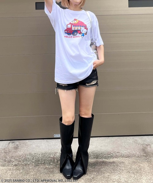 4GEEKS BY SPIRALGIRL（フォーギークスバイスパイラルガール）の「【Sanrio characters/サンリオキャラクターズ】ハローキティスーベニアTシャツ（Tシャツ/カットソー・レディース・ホワイト系/ホワイト・FREE）」の3枚目の写真