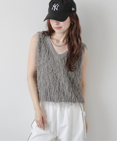 AMELY(エミリー)の「ループフリンジベスト(ベスト・レディース・ブラウン/グレー/ブラック/アイボリー・フリー)」の7枚目の写真
