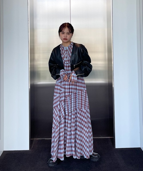 Ameri（アメリ）の「IRREGULAR PLAID PATTERN DRESS（ワンピース・レディース・サックスブルー/ブラウン・SMALL/MEDIUM）」の6枚目の写真