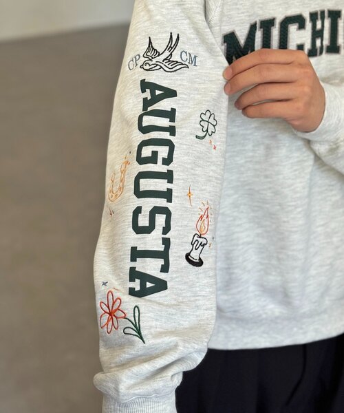 CPCM(シーピーシーエム)の「落書き刺繍カレッジロゴスウェット(Tシャツ/カットソー・レディース・ブラック/アイボリー/ホワイト/ネイビー・MEDIUM/LARGE)」の21枚目の写真