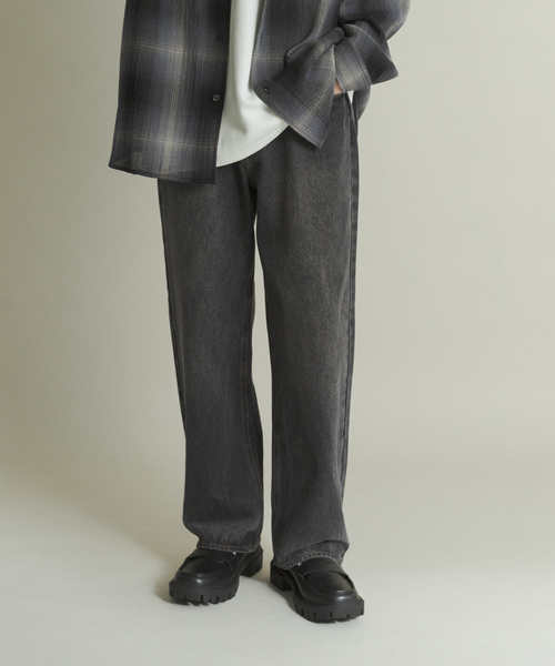 SENSE OF PLACE by URBAN RESEARCH（センスオブプレイスバイアーバンリサーチ）の「『WEB限定』ハードウォッシュデニムワイドパンツ（デニムパンツ・メンズ・ブラック/インディゴブルー・MEDIUM/LARGE）」の11枚目の写真