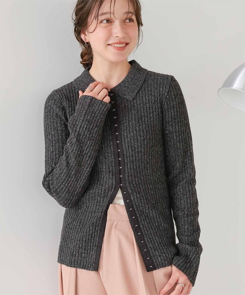 titivate（ティティベイト）の「ホック付きポロ襟ミックスニット（ニット/セーター・レディース・チャコール/アイボリー/グリーン/ブラウン・FREE）」の11枚目の写真