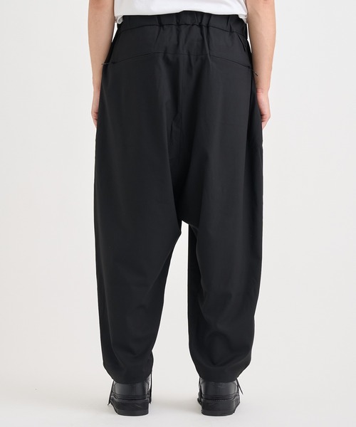 WHITE MOUNTAINEERING（ホワイトマウンテニアリング）の「【White Mountaineering / ホワイトマウンテニアリング】CARGO SAROUEL PANTS（カーゴパンツ・メンズ・ブラック・2/1/0）」の5枚目の写真