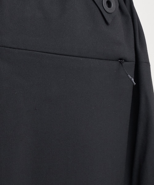 WHITE MOUNTAINEERING（ホワイトマウンテニアリング）の「【White Mountaineering / ホワイトマウンテニアリング】CARGO SAROUEL PANTS（カーゴパンツ・メンズ・ブラック・2/1/0）」の8枚目の写真