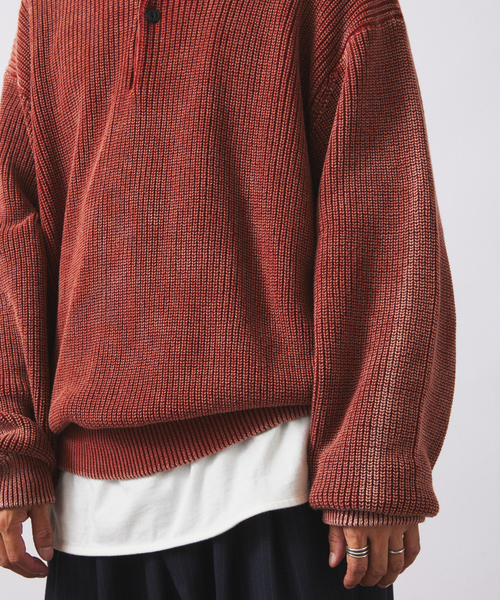 JOURNAL STANDARD relume（ジャーナルスタンダード　レリューム）の「フェードコットン ヘンリーネックニット（ニット/セーター・メンズ・ボルドー/グリーン/ブラウン/ブラック・LARGE/MEDIUM）」の8枚目の写真
