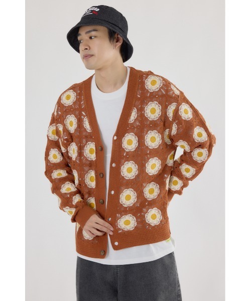 RODEO CROWNS WIDE BOWL(ロデオクラウンズワイドボウル)の「クロシェフラワーニットカーディガン(カーディガン/ボレロ・メンズ・ダークオレンジ/オフホワイト/ブラック・MEDIUM/LARGE)」の14枚目の写真