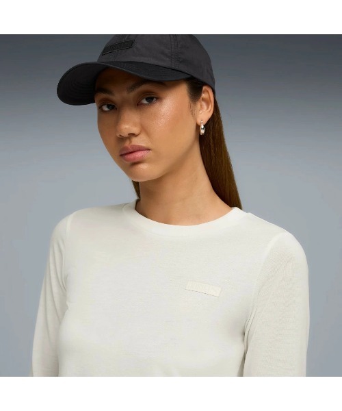 PUMA(プーマ)の「PUMA PUMA x ROSE SLIM LONGSLEEVE TEE(プーマ プーマ x ロゼ スリム ロングスリーブ Tシャツ)(Tシャツ/カットソー・レディース・ホワイト系/ブラック系・SMALL/MEDIUM/LARGE)」の6枚目の写真