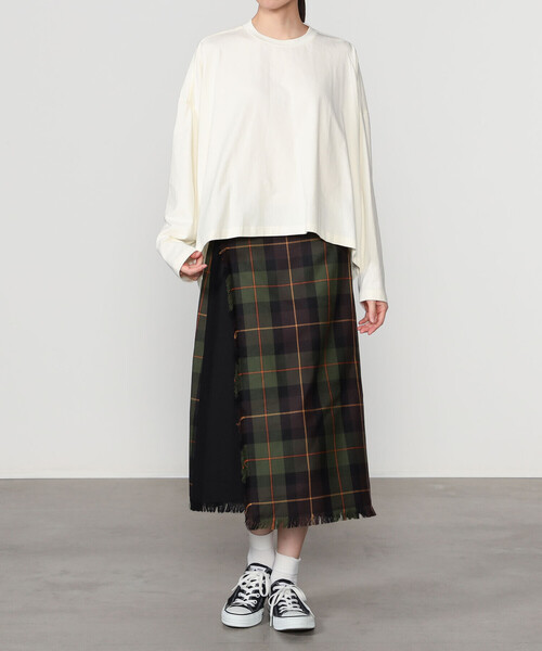 alvana（アルヴァナ）の「alvana | コットン ロングスリーブTシャツ WOMEN（Tシャツ/カットソー・レディース・パープル/ブラック/ホワイト・1）」の12枚目の写真