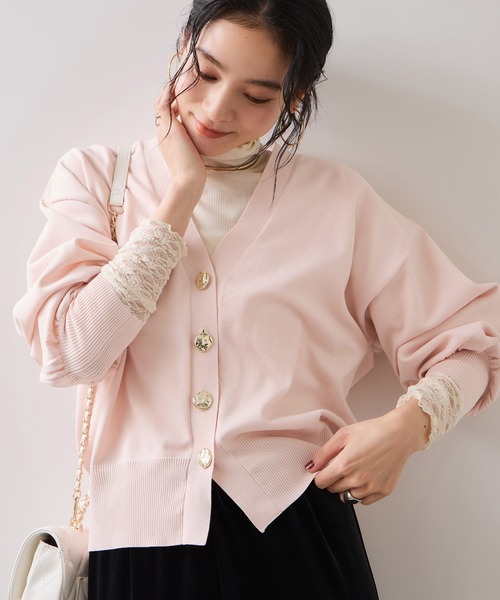 VIS(ビス)の「【WEB限定】メタル釦オーバーサイズカーディガン(カーディガン/ボレロ・レディース・ブラック/チャコールグレー/キナリ/ダークブラウン/ピンク・FREE)」の5枚目の写真