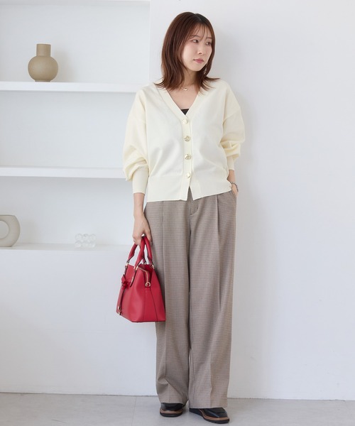 VIS(ビス)の「【WEB限定】メタル釦オーバーサイズカーディガン(カーディガン/ボレロ・レディース・ブラック/チャコールグレー/キナリ/ダークブラウン/ピンク・FREE)」の20枚目の写真