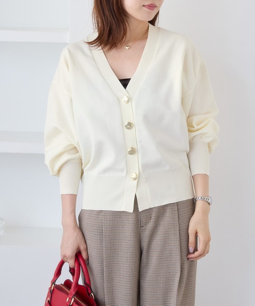 VIS(ビス)の「【WEB限定】メタル釦オーバーサイズカーディガン(カーディガン/ボレロ・レディース・ブラック/チャコールグレー/キナリ/ダークブラウン/ピンク・FREE)」の22枚目の写真