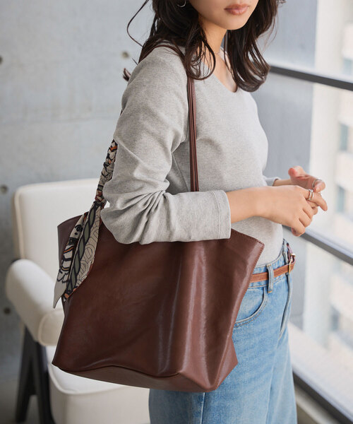 セール】スカーフ付きフェイクレザートートバッグ（トートバッグ