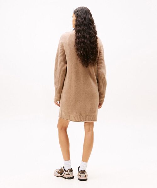 tommy jeans(トミー ジーンズ)の「フラッグセーターワンピース(ワンピース・レディース・ブラック/オートミール・MEDIUM/SMALL/X-SMALL)」の5枚目の写真