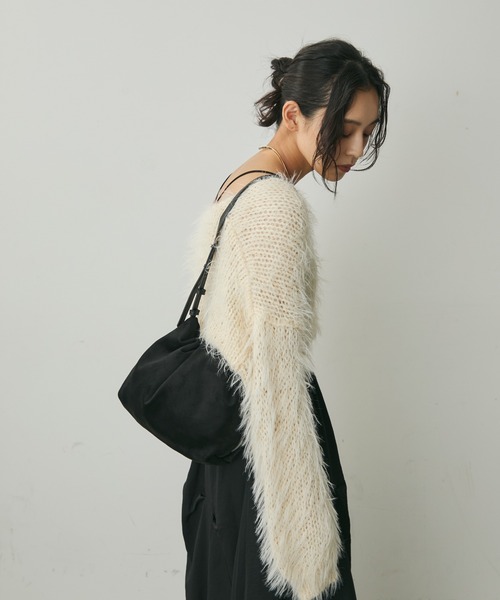 Lunea（ルネア）の「2wayサイドジップスウェード巾着バッグ（ショルダーバッグ・レディース・ベージュ/ブラック/ブラウン/ダークブラウン/グレー・FREE）」の15枚目の写真