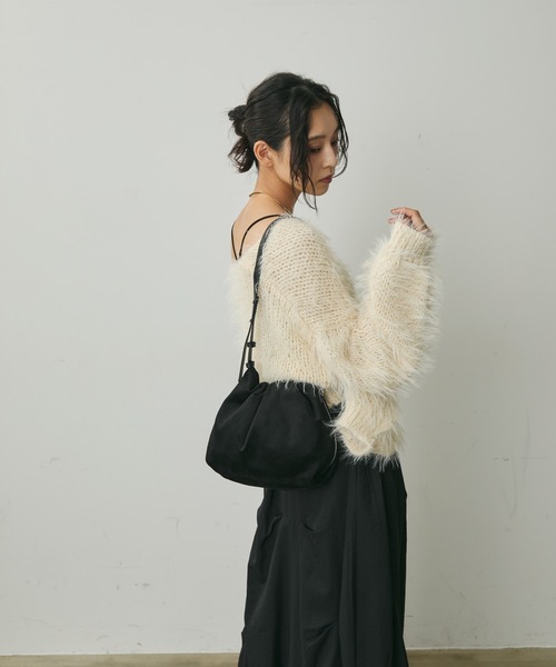 Lunea（ルネア）の「2wayサイドジップスウェード巾着バッグ（ショルダーバッグ・レディース・ベージュ/ブラック/ブラウン/ダークブラウン/グレー・FREE）」の17枚目の写真