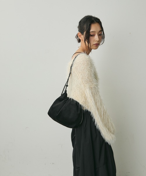 Lunea（ルネア）の「2wayサイドジップスウェード巾着バッグ（ショルダーバッグ・レディース・ベージュ/ブラック/ブラウン/ダークブラウン/グレー・FREE）」の18枚目の写真