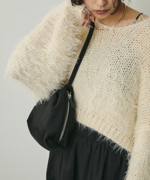 Lunea（ルネア）の「2wayサイドジップスウェード巾着バッグ（ショルダーバッグ・レディース・ベージュ/ブラック/ブラウン/ダークブラウン/グレー・FREE）」の14枚目の写真