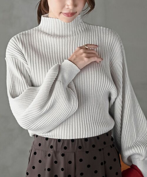 rps(アールピーエス)の「ボリューム袖ボトルネックラメリブニットプルオーバー(ニット/セーター・レディース・チャコールグレー/杢グレー/アイボリー/ブラック・フリー)」の2枚目の写真