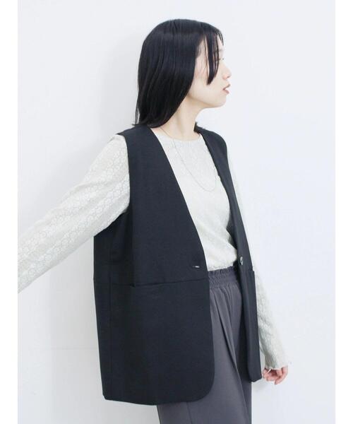 Samansa Mos2 blue（サマンサモスモスブルー）の「◎ノーカラージレ（ベスト・レディース・ブラック/ベージュ・F）」の5枚目の写真