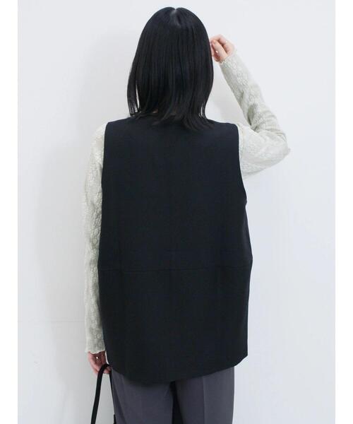 Samansa Mos2 blue（サマンサモスモスブルー）の「◎ノーカラージレ（ベスト・レディース・ブラック/ベージュ・F）」の3枚目の写真