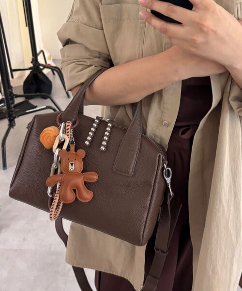 ear PAPILLONNER（イアパピヨネ）の「《インフルエンサーuchida企画》ゆるくまストラップ（チャーム・レディース・ブラウン・FREE）」の8枚目の写真