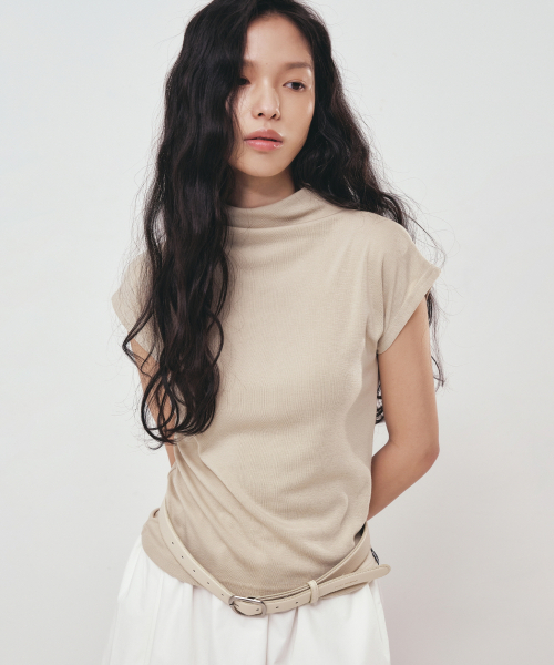 NICK&NICOLE(ニックアンドニコール)の「HALF NECK SLIM TOP_KHAKI BEIGE(Tシャツ/カットソー・レディース・その他・LARGE/MEDIUM)」の2枚目の写真